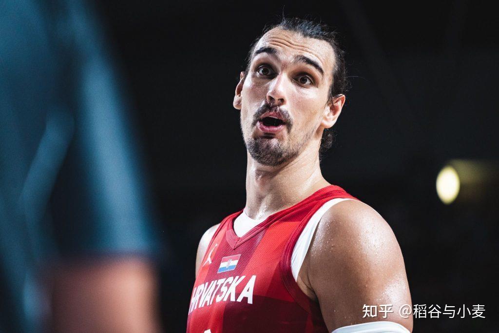 欧宝体育入口-CBA季后赛赛程吃紧；菲尼克斯太阳今晨调整名单；引发热议；更衣室氛围转暖