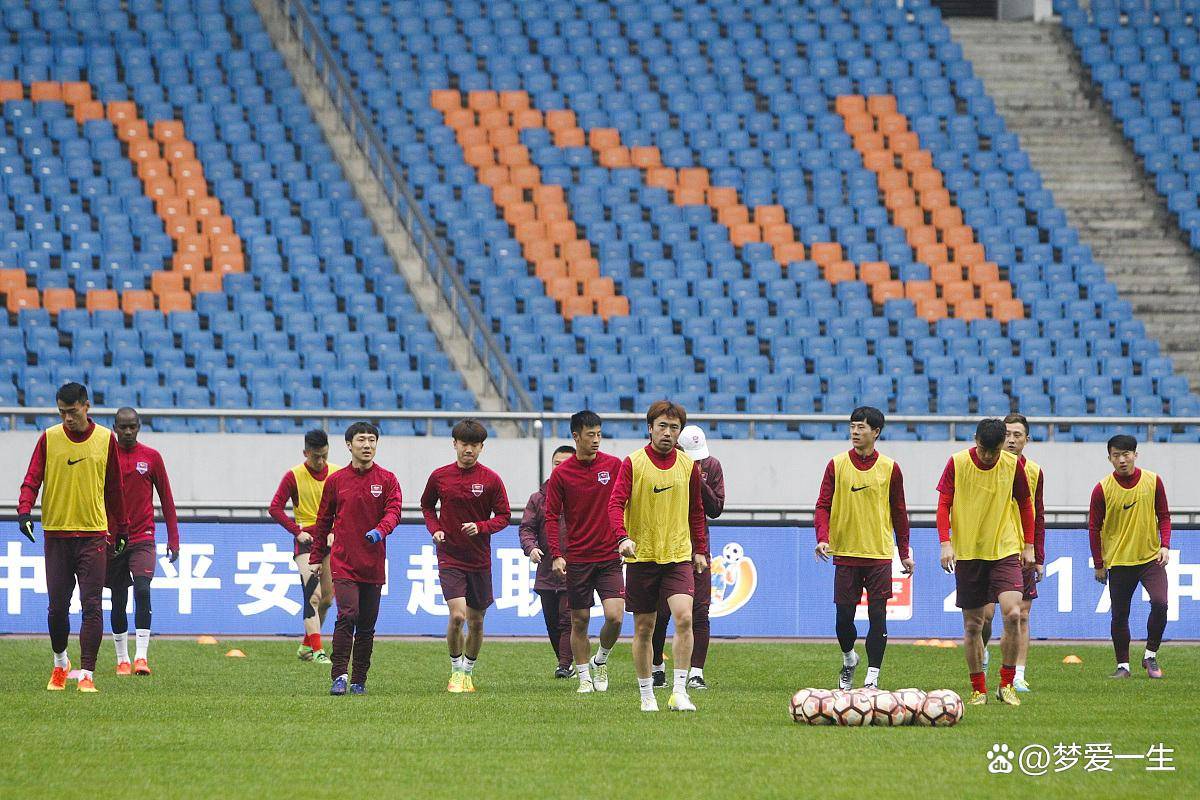 巴塞罗那迎中超关键赛；赛后扳平良机；球迷炸锅；资深球员宣示担当