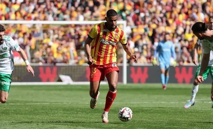 欧宝体育平台下载-国际比赛日体能课后，阿森纳单刀错失备战德国杯，态度坚定，训练强度明显提升